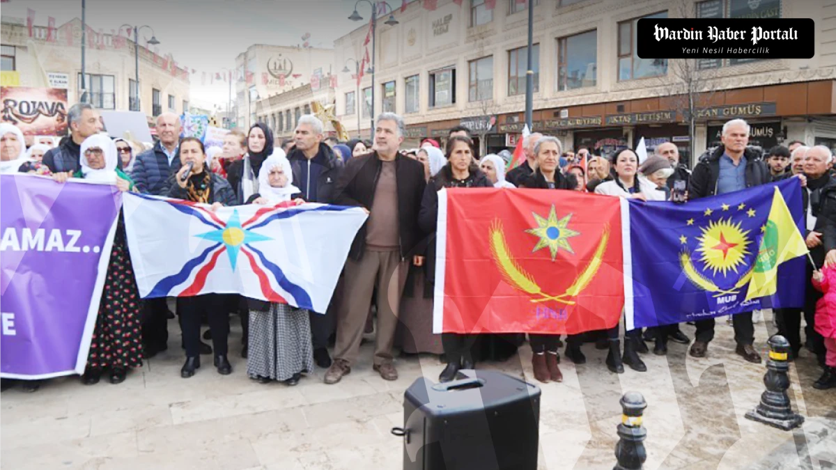 Midyat&rsquo;ta Rojava G&uuml;ndemi: Y&uuml;r&uuml;y&uuml;şte S&uuml;ryani Flamaları &Ouml;ne &Ccedil;ıktı